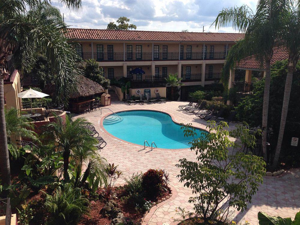Red Roof & 3* Tampa